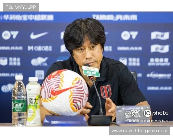 中超8月蓉城成最大赢家 主帅锋霸获奖,中超巅峰 中超8月蓉城成最大赢家 主帅锋霸获奖,中超巅峰