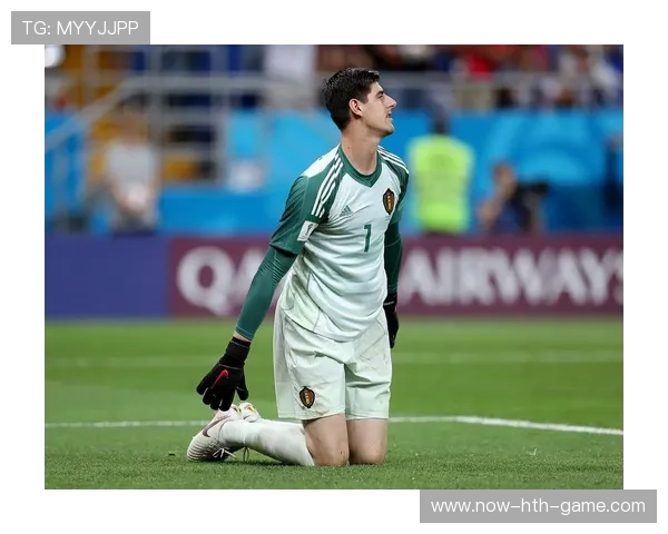 库尔图瓦单手封出对方点球,皇家马德里零封对手 库尔图瓦单手封出对方点球,皇家马德里零封对手